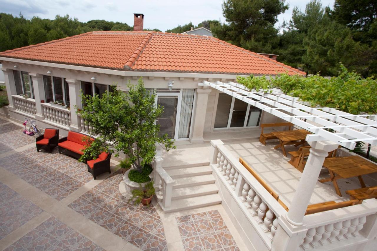 Apartments Barba Petra Dvori ซูมาร์ติน ภายนอก รูปภาพ