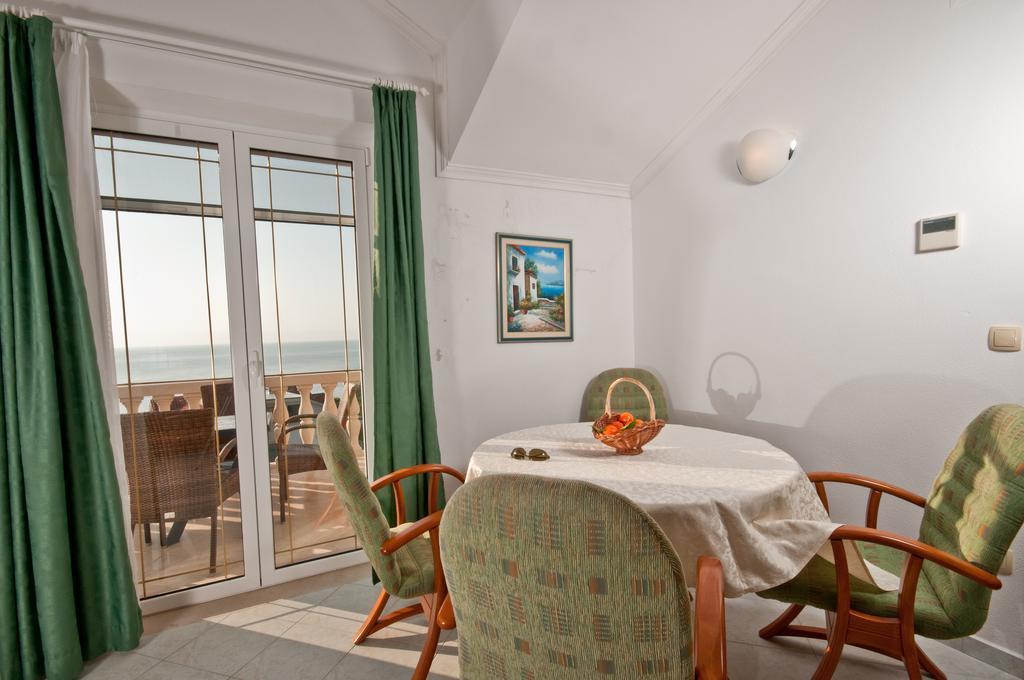 Apartments Barba Petra Dvori ซูมาร์ติน ภายนอก รูปภาพ