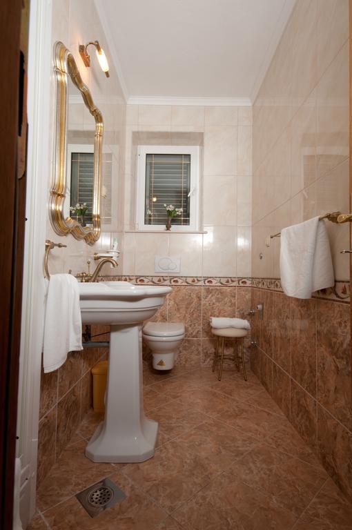 Apartments Barba Petra Dvori ซูมาร์ติน ภายนอก รูปภาพ