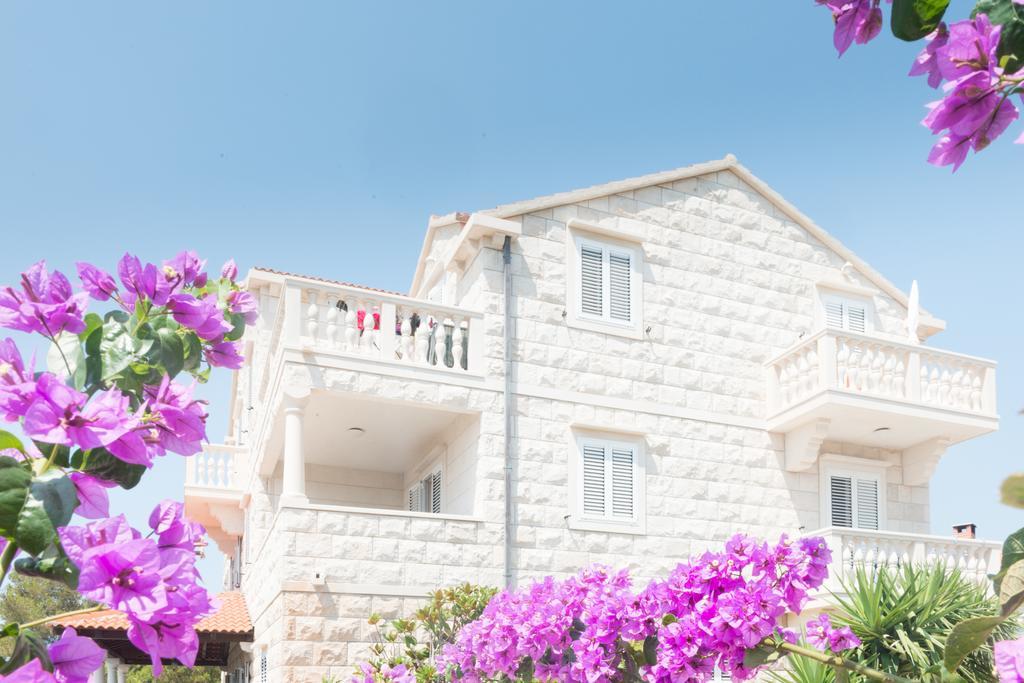 Apartments Barba Petra Dvori ซูมาร์ติน ภายนอก รูปภาพ